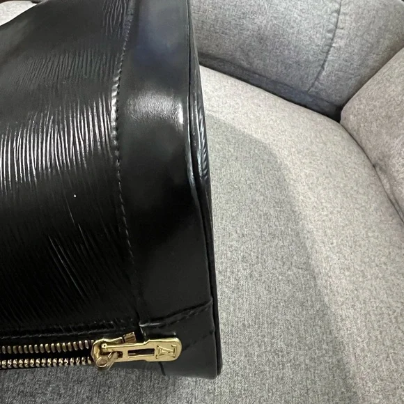 Authentic Louis Vuitton Epi black Alma - Picture 4 of 16